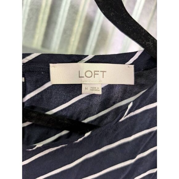 Ann Taylor LOFT Chevron Wrap Waist Top Size Small Petite, Large NWT Forever Navy - Picture 3 of 6